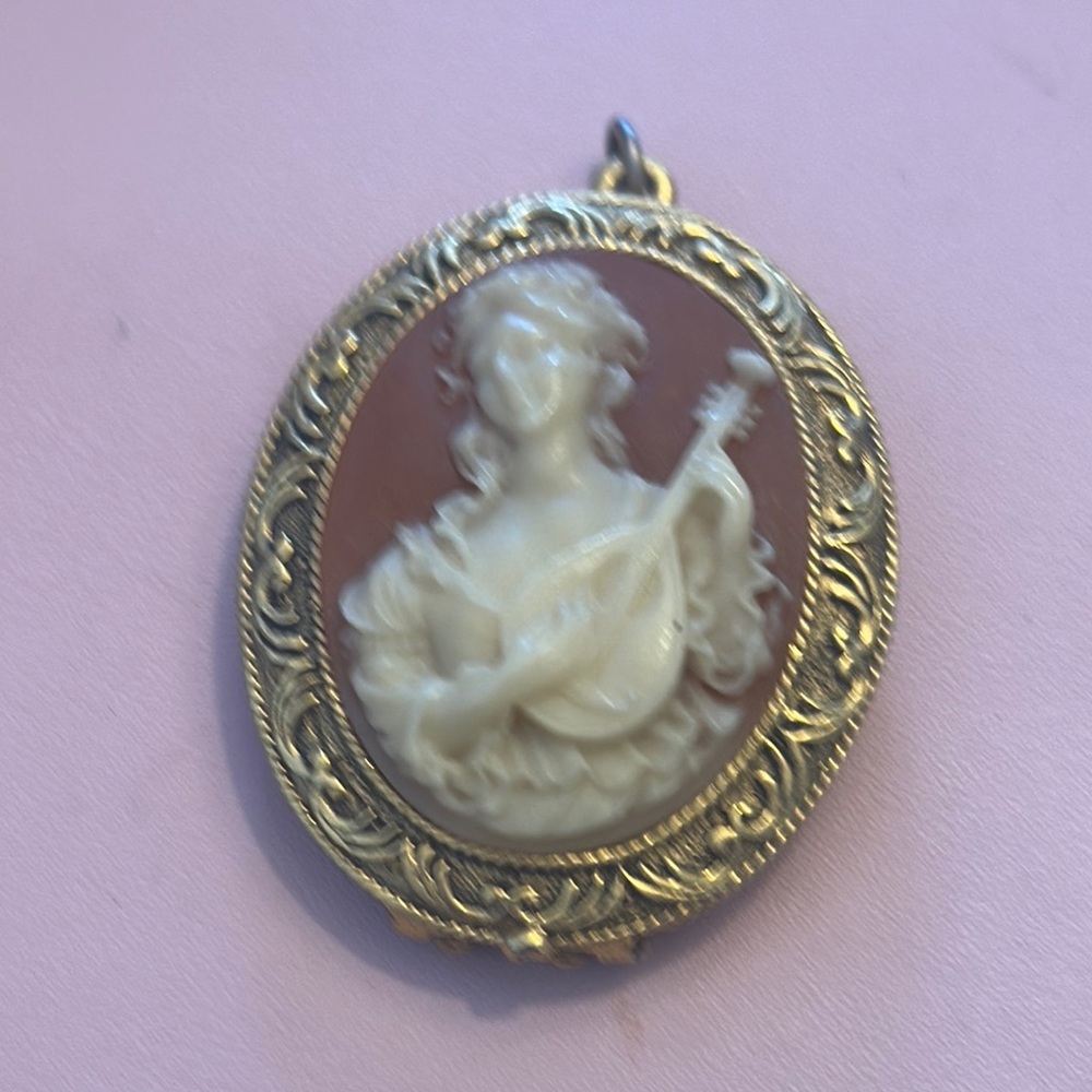 Vintage Corday Love song fame perfume locket cameo